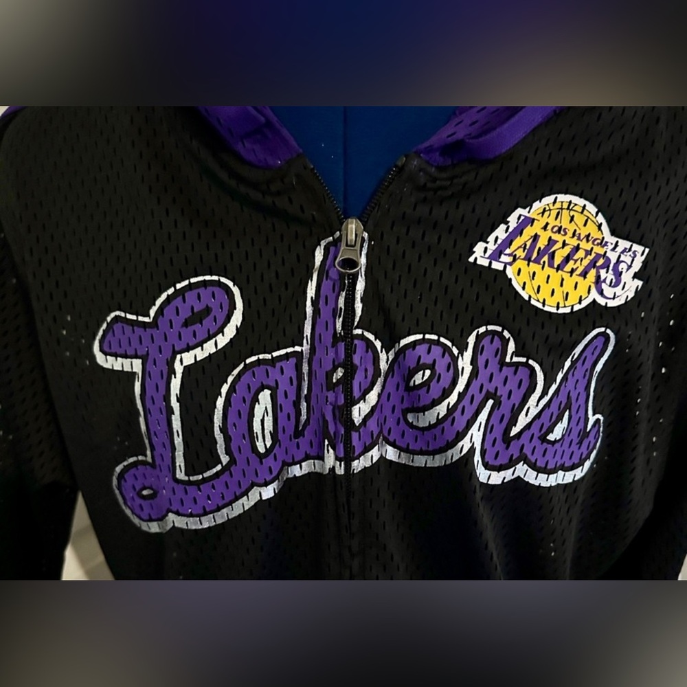 Los Angeles Lakers G-III 4Her by Carl Banks Women's Foil Mesh Full-Zip Hoodie - Picture 3 of 5